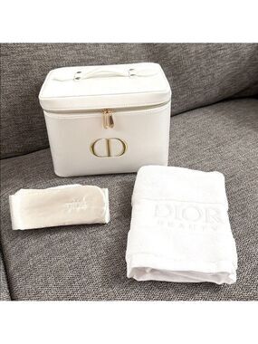 DIOR Prestige Lifestyle Set White Vanity Pouch Cotton Face Towel